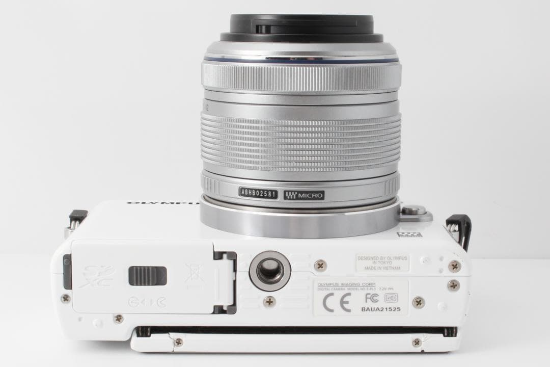 女性に大人気♪おしゃれなOLYMPUS PEN Lite E-PL3　可動式液晶