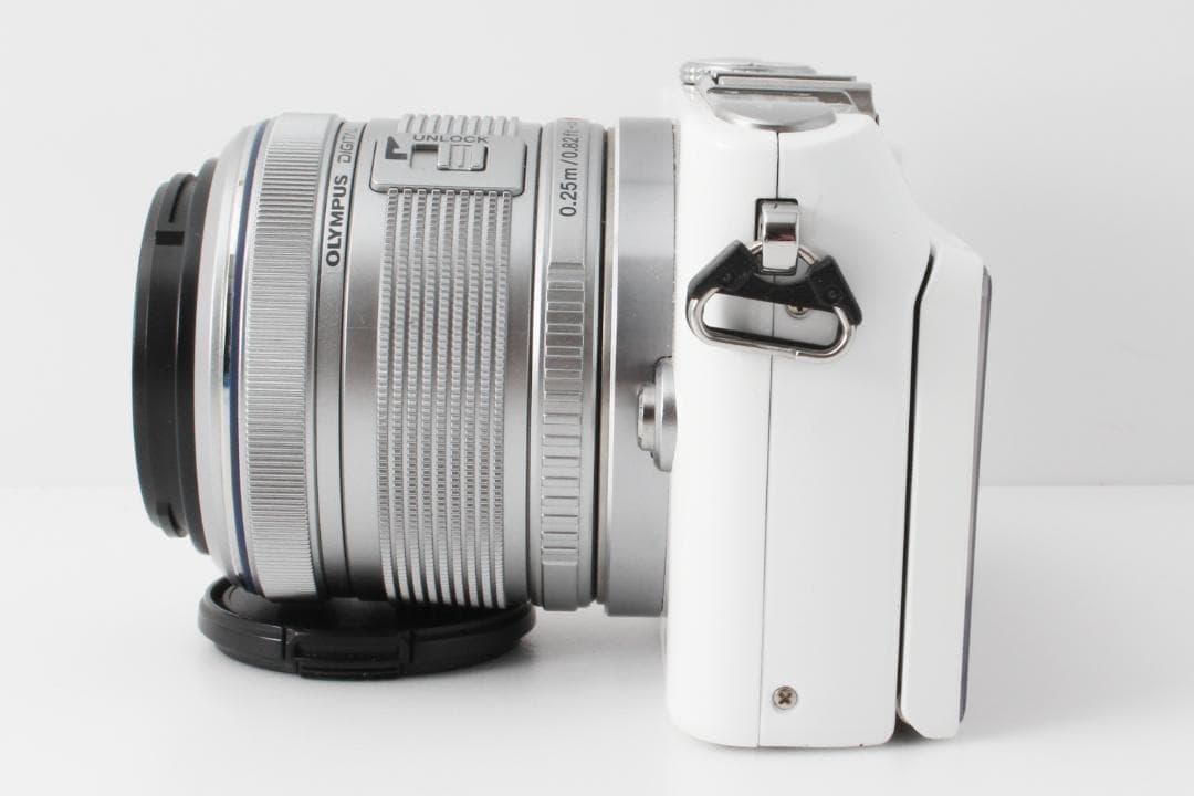 女性に大人気♪おしゃれなOLYMPUS PEN Lite E-PL3　可動式液晶