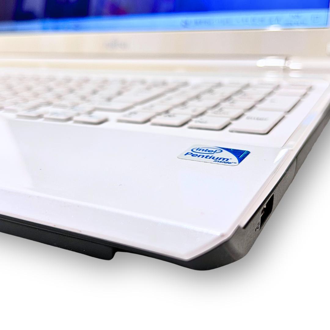 FUJITSU LIFEBOOK人気のカメラ付ノートパソコン/zoom/初心者
