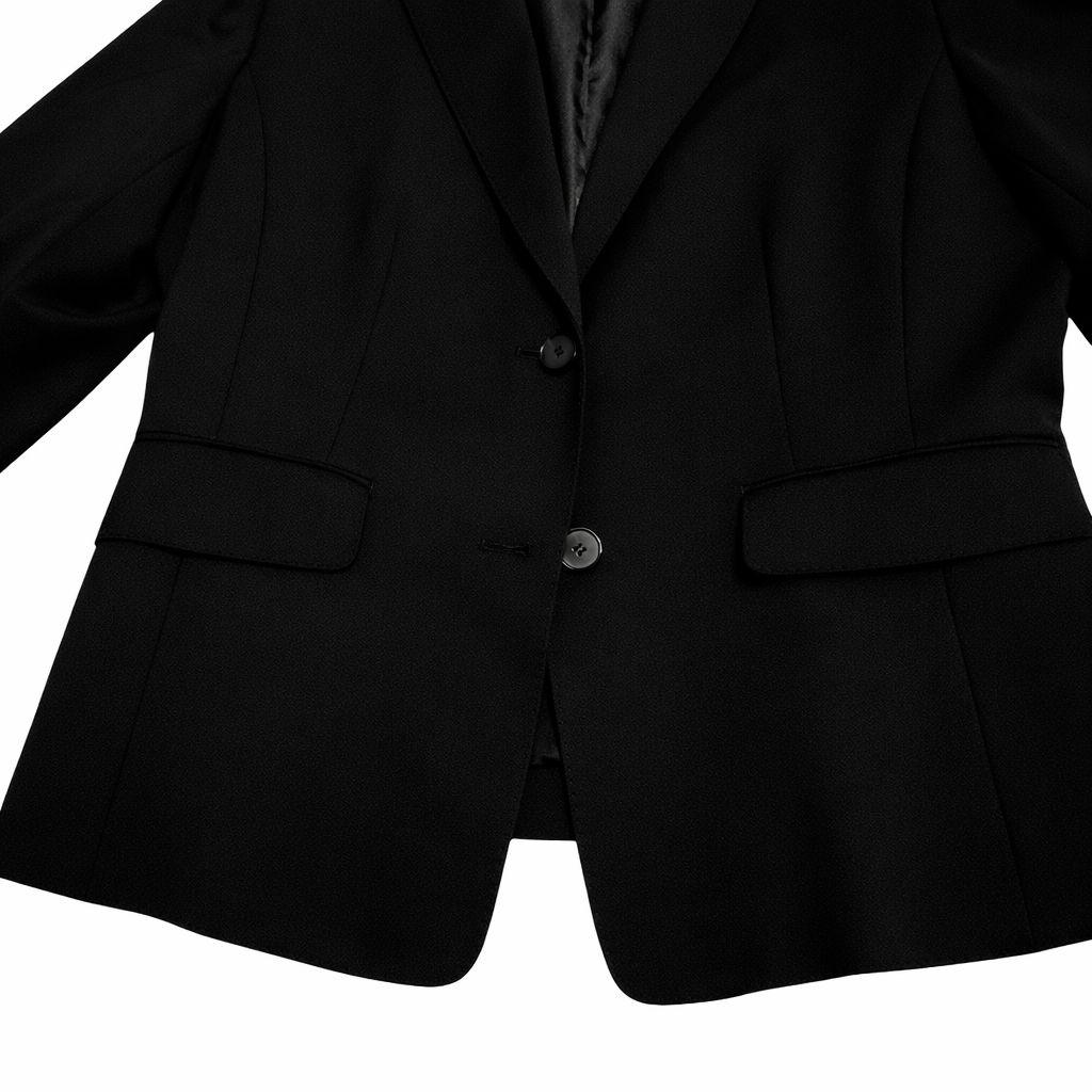 ブラックフォーマル23区 　44 2Ｌ〜3Ｌ フォーマル スーツ 美品 通勤