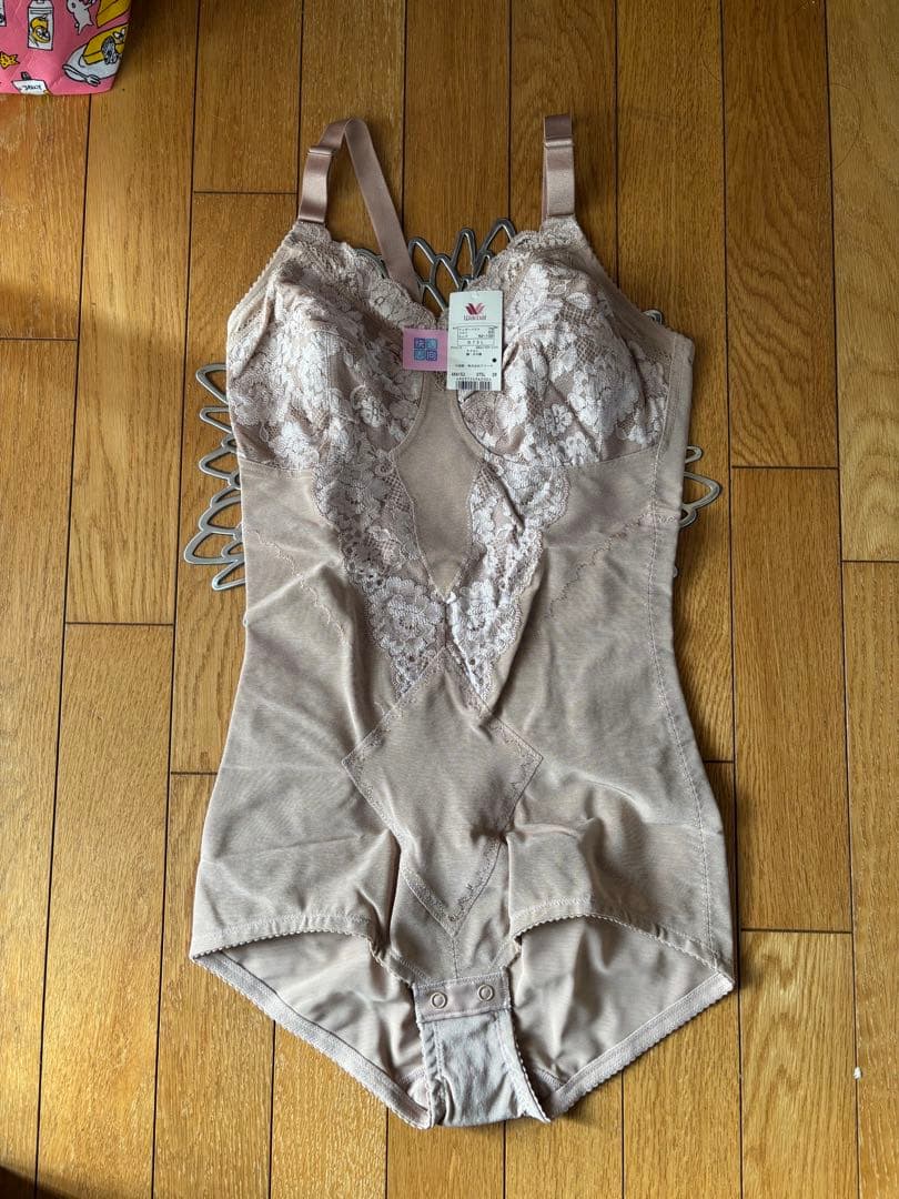 新品未使用ワコールWacoal2枚セットベージュボディスーツ