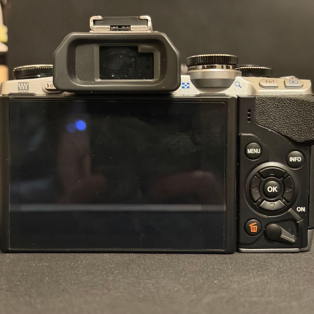 【シャッター数910】OLYMPUS OM-D E-M10 14-42mmEZ