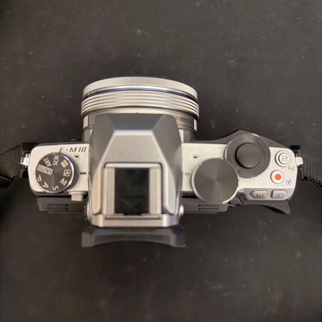 【シャッター数910】OLYMPUS OM-D E-M10 14-42mmEZ