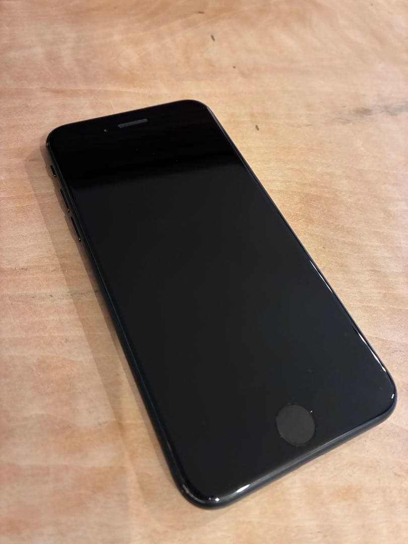 Apple iPhone SE 第2世代　ブラック 本体