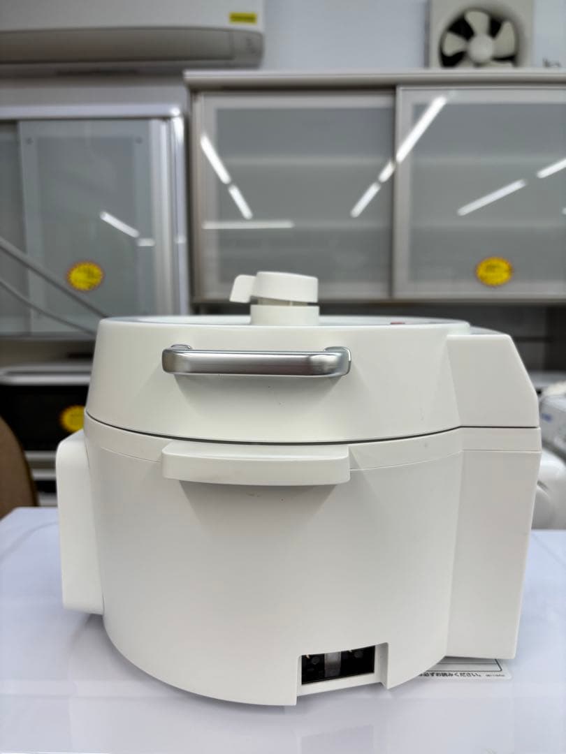 アイリスオーヤマ 電気圧力鍋 PC-MA2-W 2.2L 2021年製