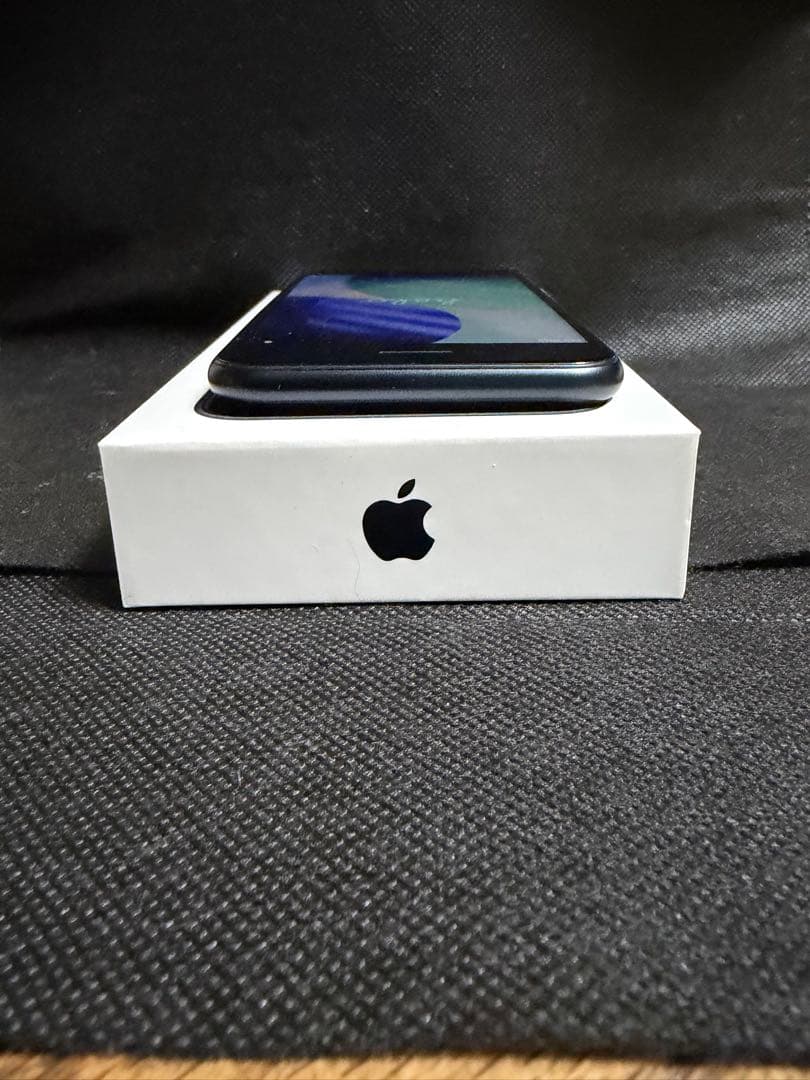 iPhone SE3 256GB ミッドナイト　AirPods Pro セット