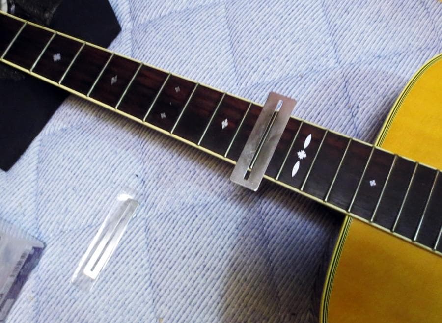 初心者でもとても弾き易い猫の目　Cat's Eyes CE-300