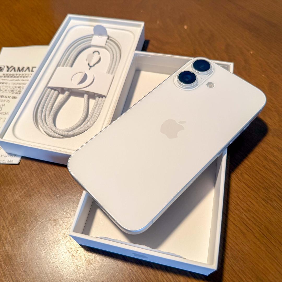 新品同様 iPhone 16 128GB ホワイト SIMフリー