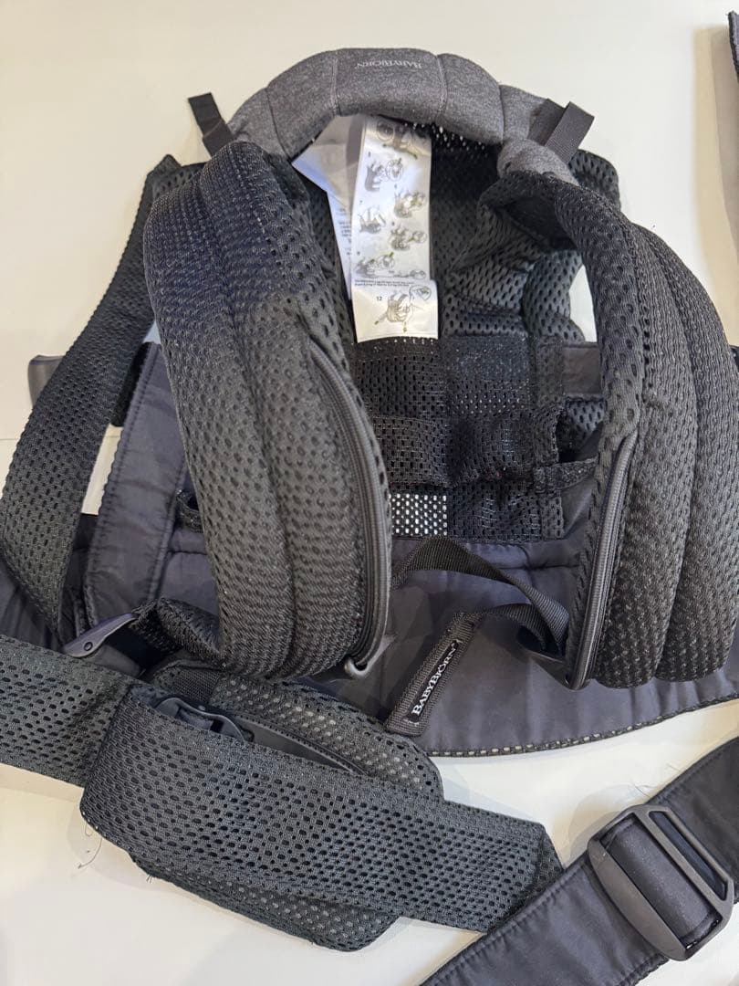 BABYBJÖRN ハーモニー　抱っこひも ブラック メッシュ