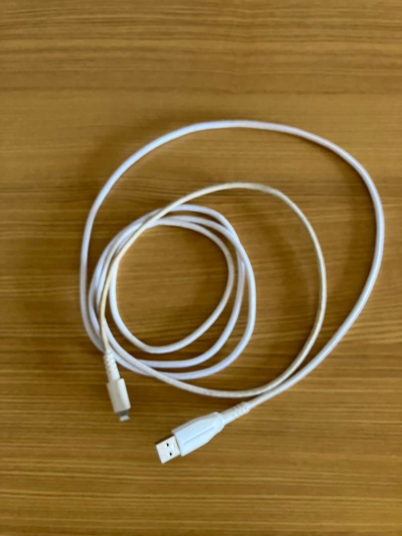 Apple iPhone SE3 ホワイト 画面ひび割れあり 本体(備品付き)