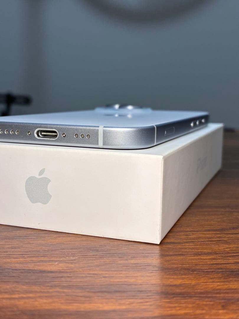 iPhone15本体/256GB/ブルー/バッテリー84%