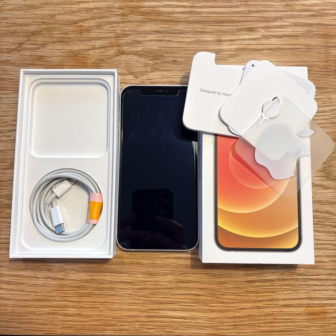 Apple iPhone 12 ホワイト　SIMフリー　128GB 本体