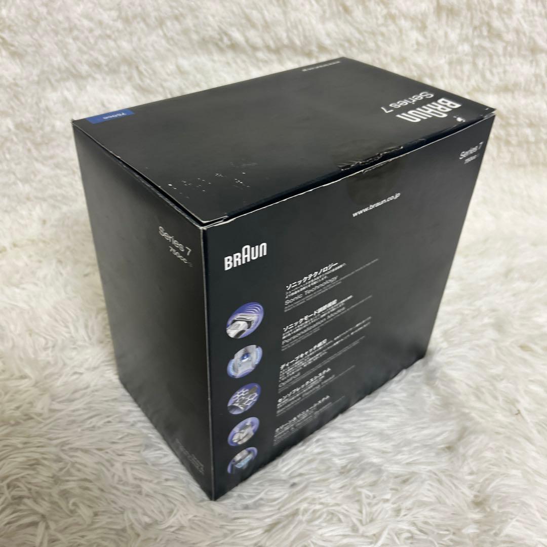 【未使用】Braun シリーズ7 メンズシェーバー　洗浄液カートリッジ付き
