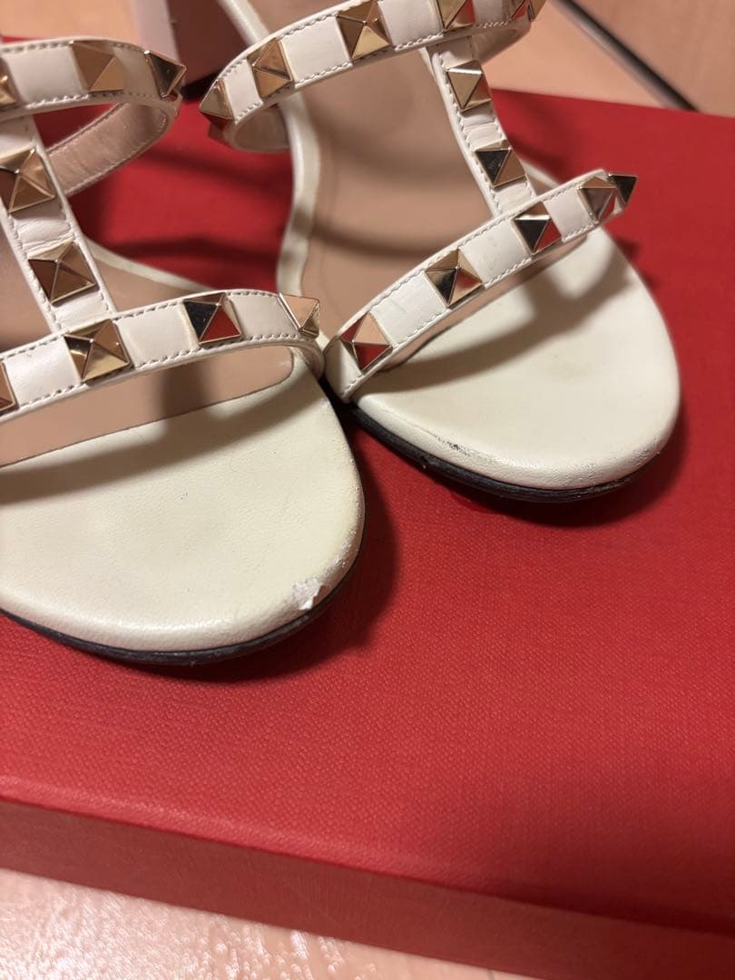 ヴァレンティノ ホワイトスタッズ付き ミュール 36