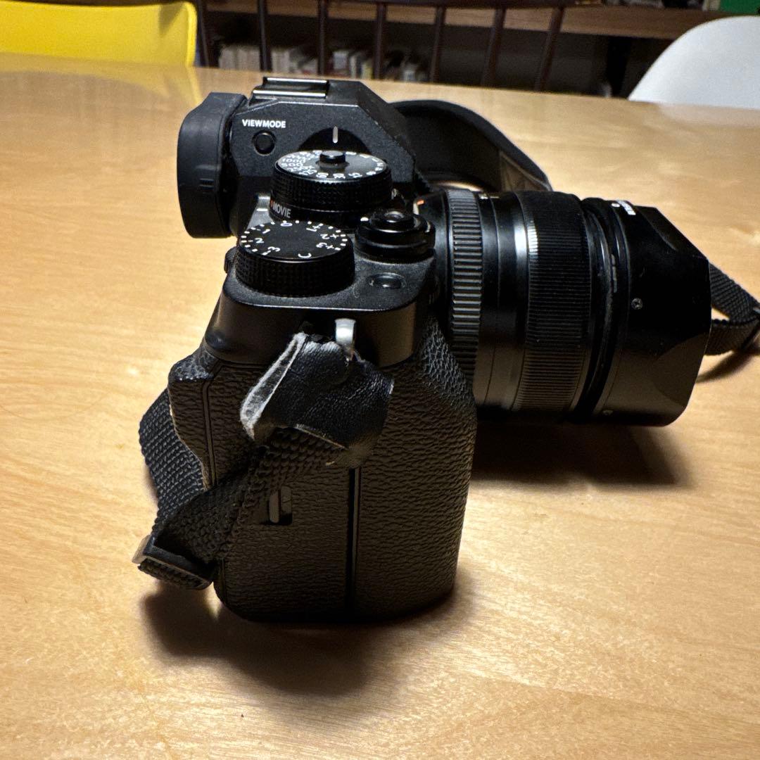 富士フィルムFUJIFILM　X-T4ボディ+35mmf1.4レンズ