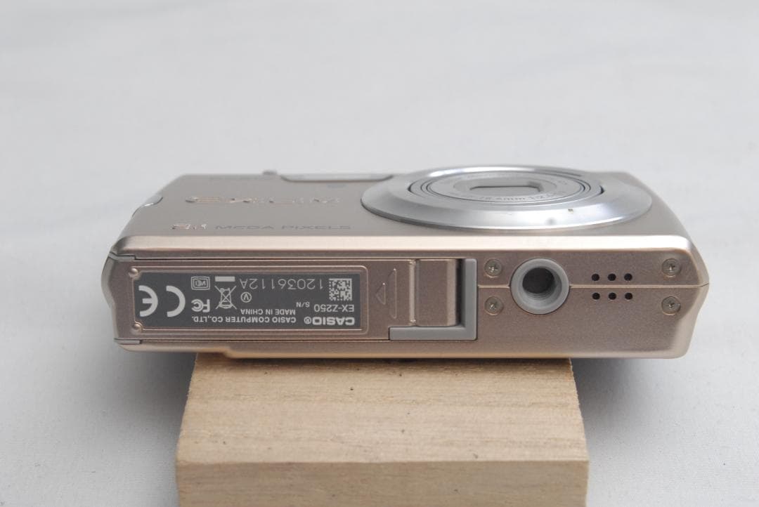 CASIO EXILIM EX-Z250 (良品）