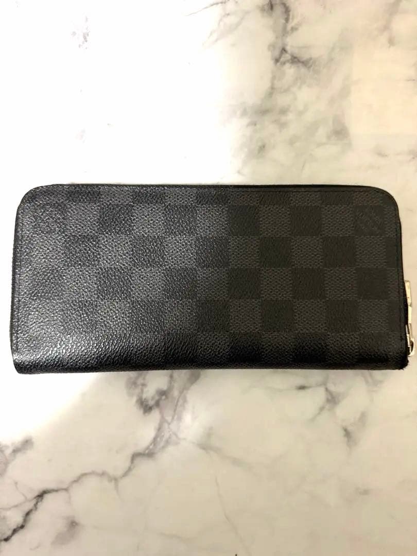 Louis Vuitton ダミエグラフィット　ジッピーウォレットヴェルティカル