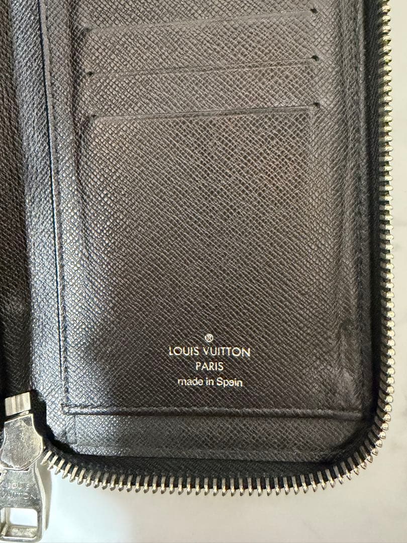 Louis Vuitton ダミエグラフィット　ジッピーウォレットヴェルティカル