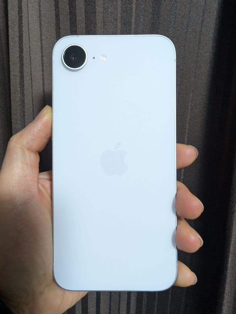 バッテリー容量100% iPhone 16e 128GB ホワイト