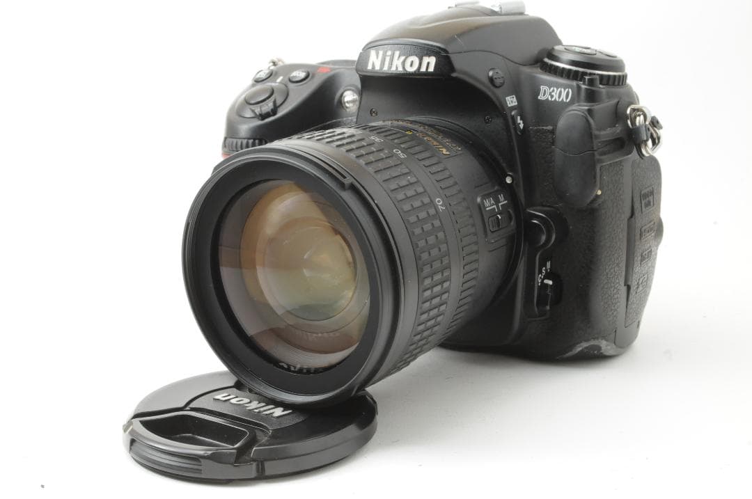 Nikon ニコン D300 & AF-S NIKKOR 18-70mm セット