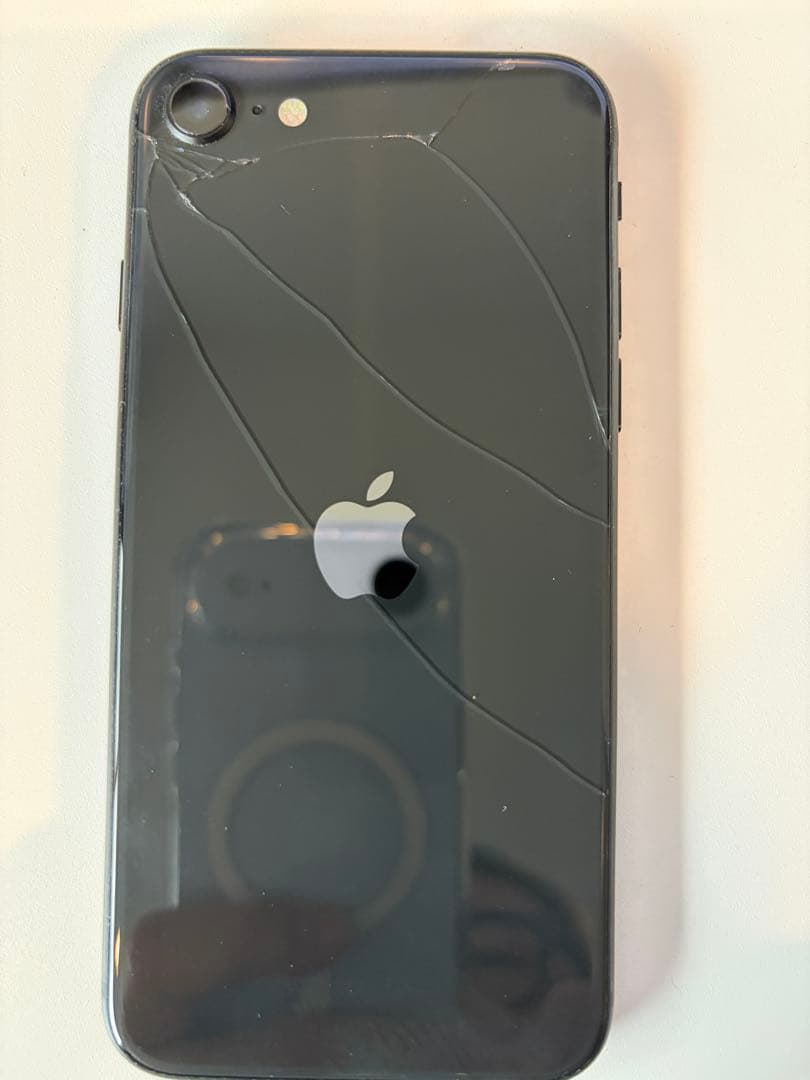 Apple iPhone SE (第2世代) 本体 black 64GB