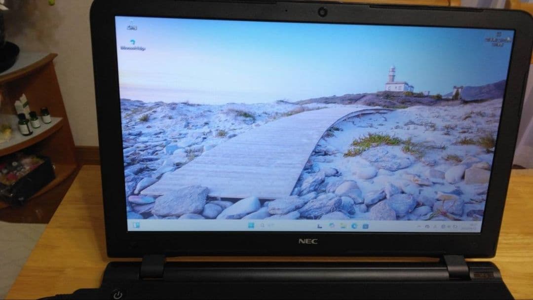 NEC VK20LF-S　i3-5005U　メモリ8GB　 SSD128