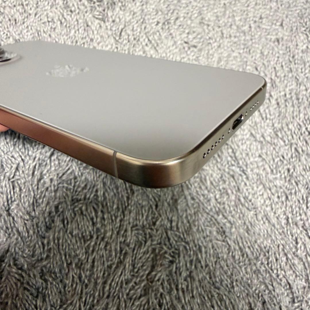 iPhone 15 Pro Max 本体 + 充電ケーブル + クリアケース