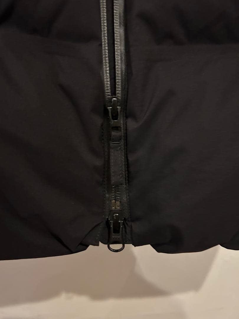 美品ＬサイズUNIQLO シームレスダウンショートコート黒レディース着丈81cm