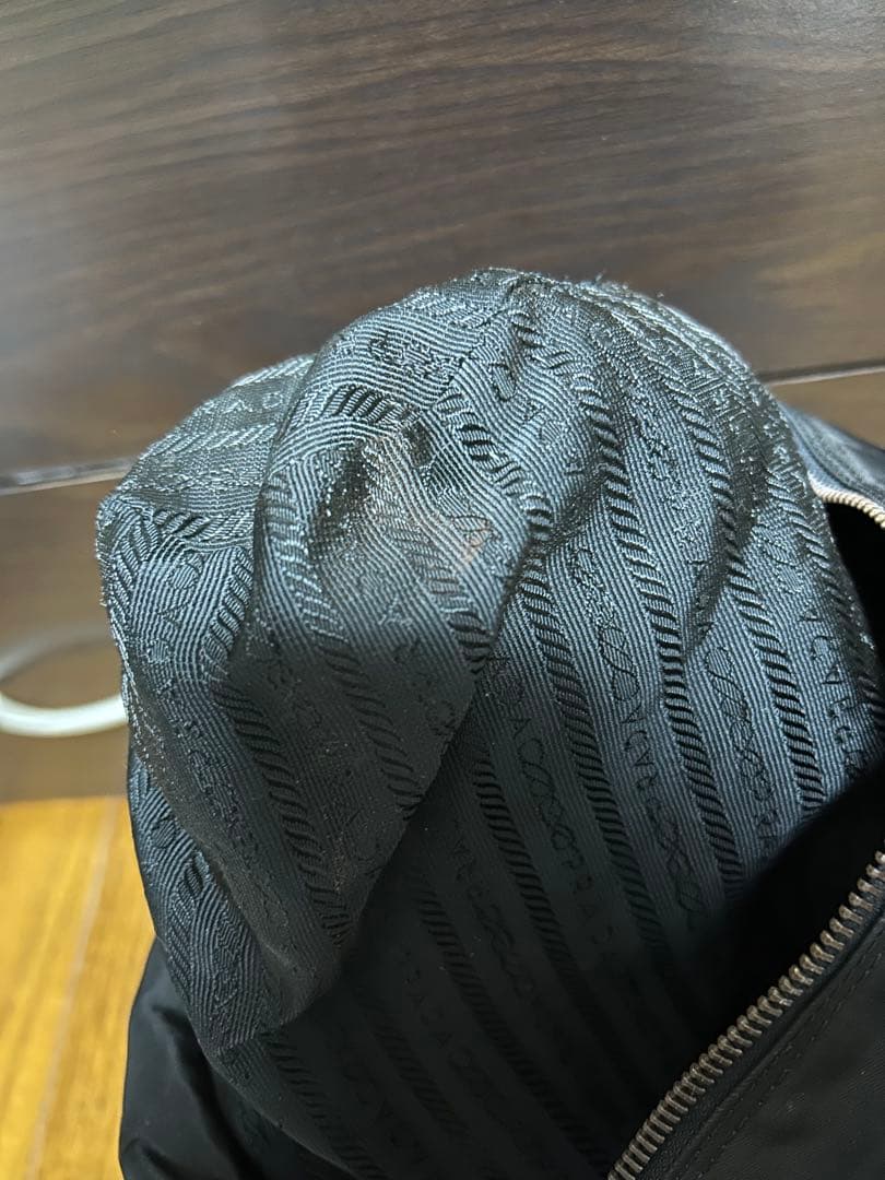 プラダ　キルティング　ポーチ　三角ロゴ　テスート　ナイロン　ストラップ