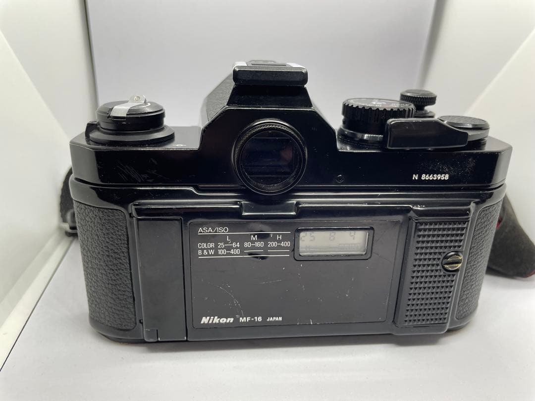 最終価格Nikon New FM2 50mm単焦点、36〜72ズーム、ストロボ付