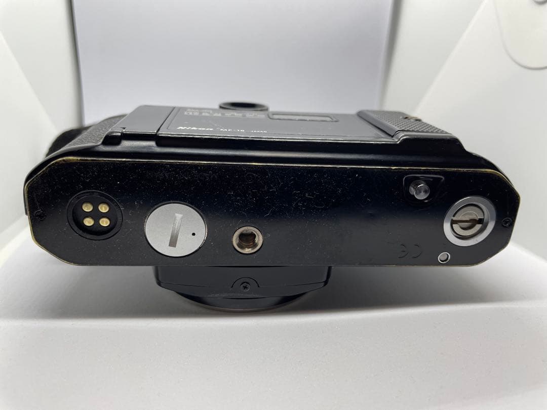 最終価格Nikon New FM2 50mm単焦点、36〜72ズーム、ストロボ付