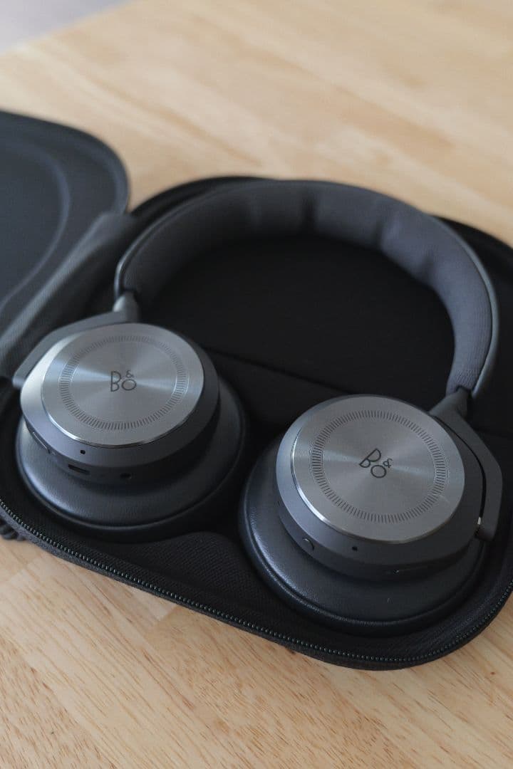 Beoplay HX ブラック ケース付