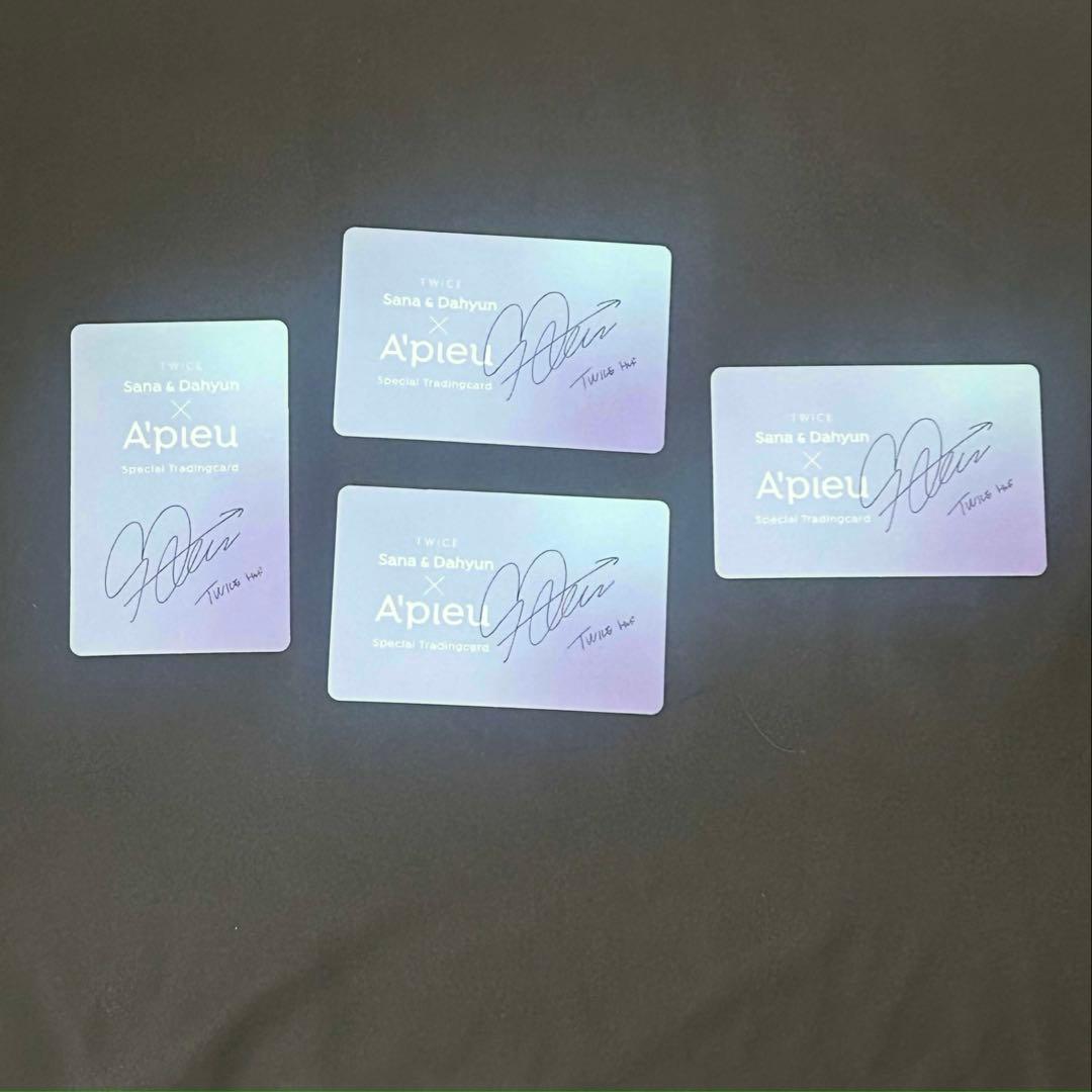 TWICE サナ サイン入りタレントカード4枚セット
