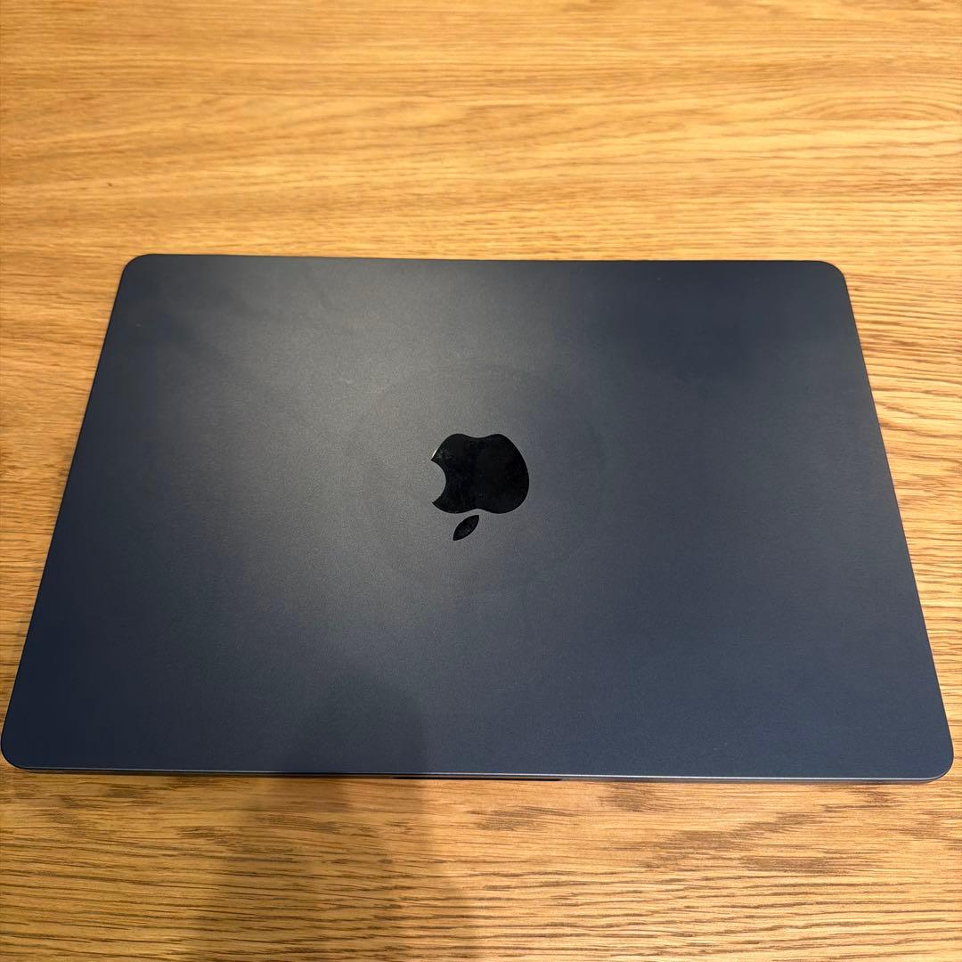 MacBook Air 13インチ 2022年 M2（8CPU / 8GPU)