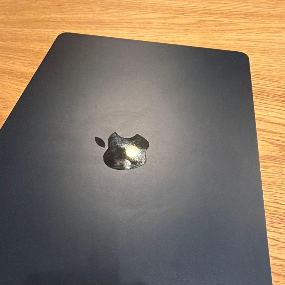 MacBook Air 13インチ 2022年 M2（8CPU / 8GPU)