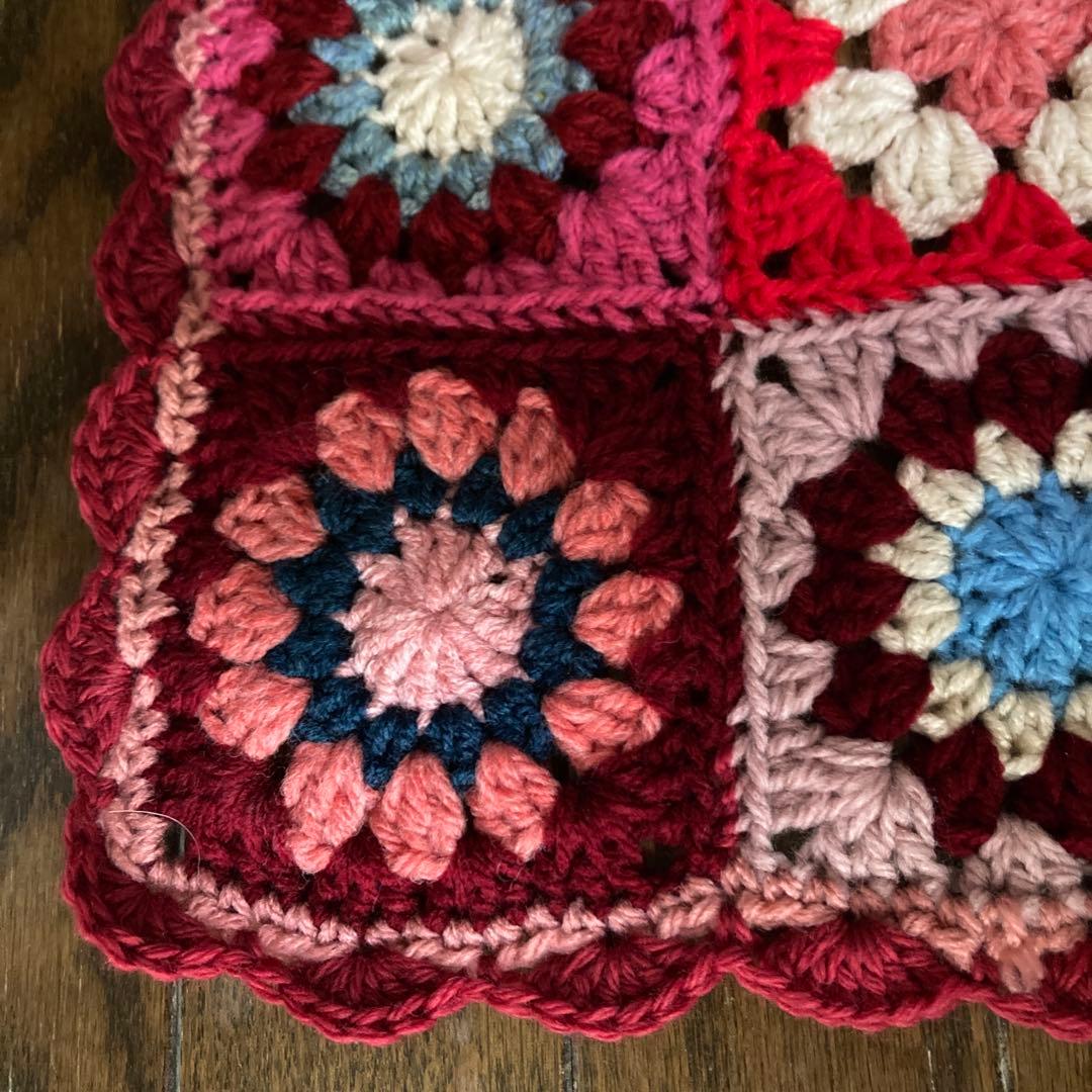 ハンドメイド♡モチーフ編みグラニースクエア編みのブランケット♡マルチカバー