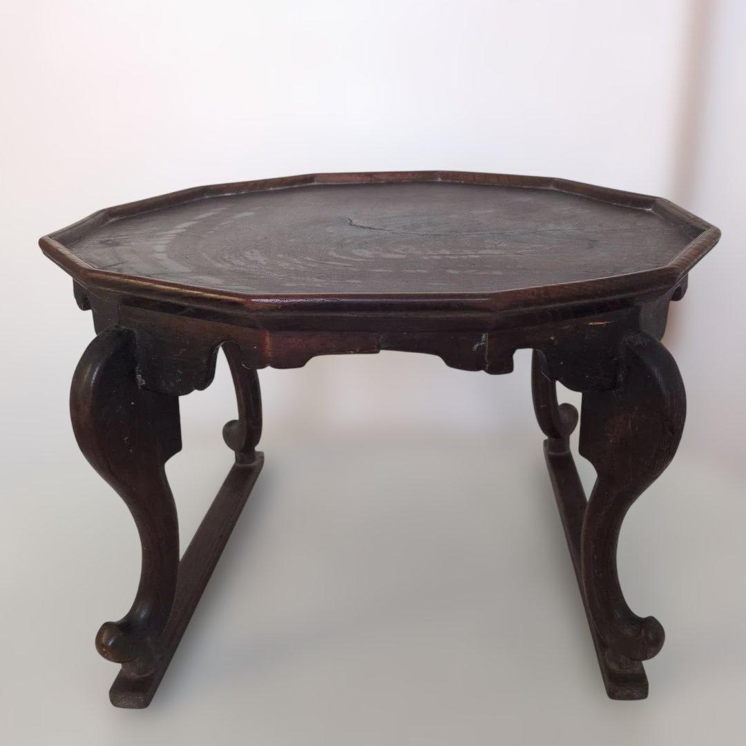 木製テーブル、飾り台