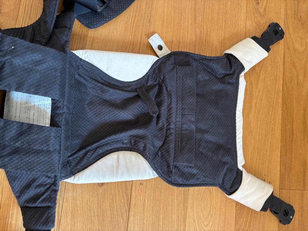 NUNA 抱っこ紐 黒 (キャビア［直営店限定］)