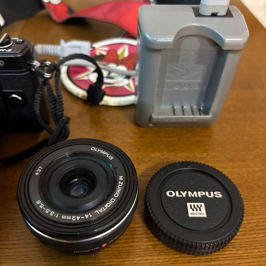 【箱・説明書付】OLYMPUS OM-D E-M10MarkⅡダブルズームキット