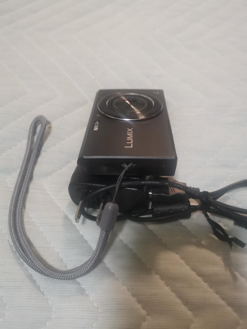 Panasonic LUMIX DMC-FH10-K（ブラック）