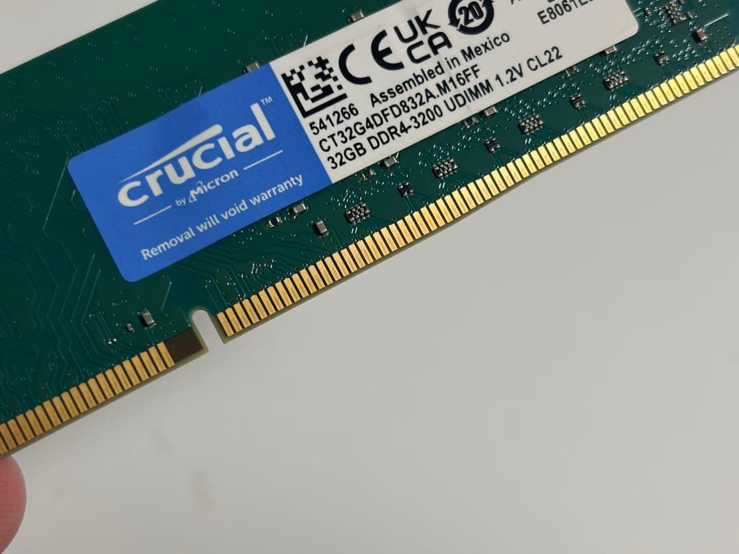 Crucial DDR4 32GB メモリ 3200MHz 1枚