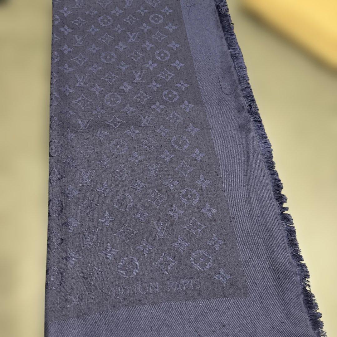 ルイヴィトン大判ストールネイビー