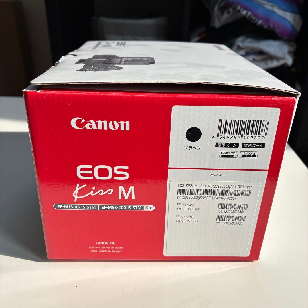 Canon EOS kiss M ミラーレス一眼レフ　レンズ2本・カメラバッグ付