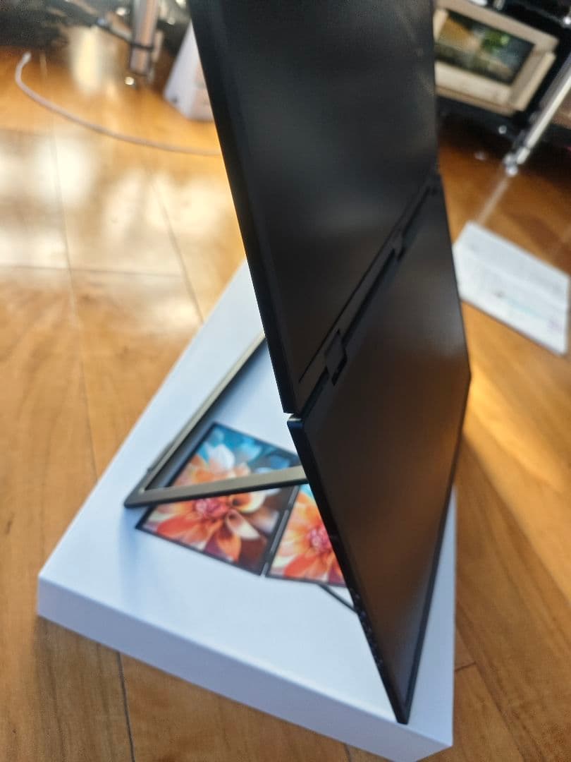 18.5インチ折りたたみデュアルモニター本体