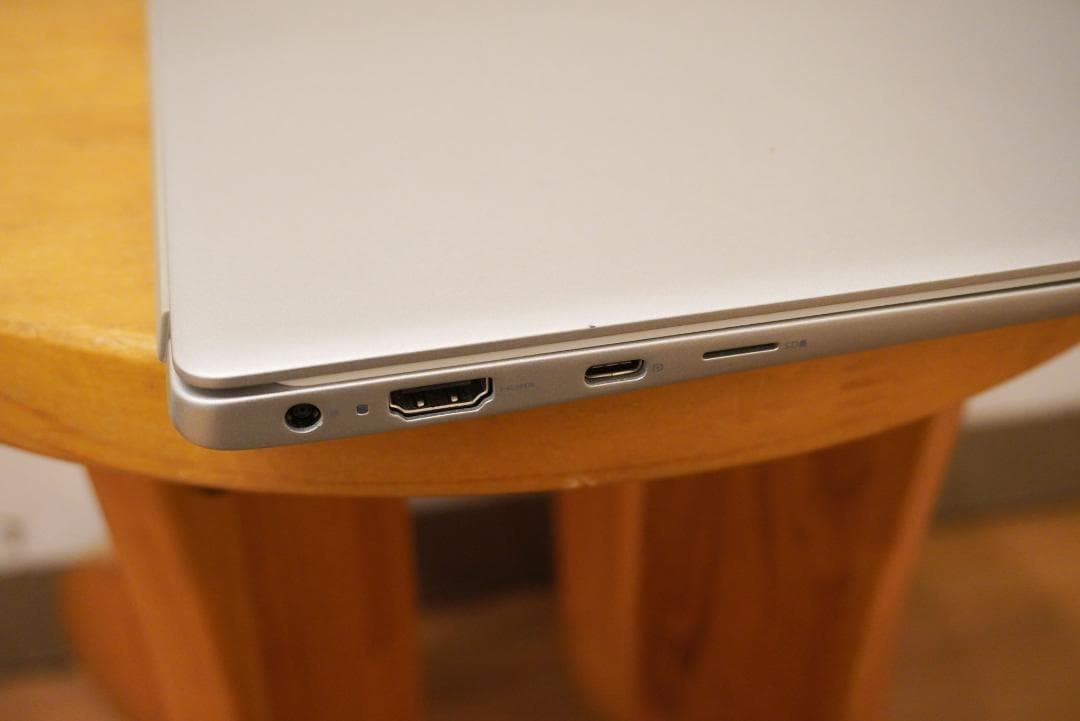 Dell 軽量ノートPC ACアダプター付き