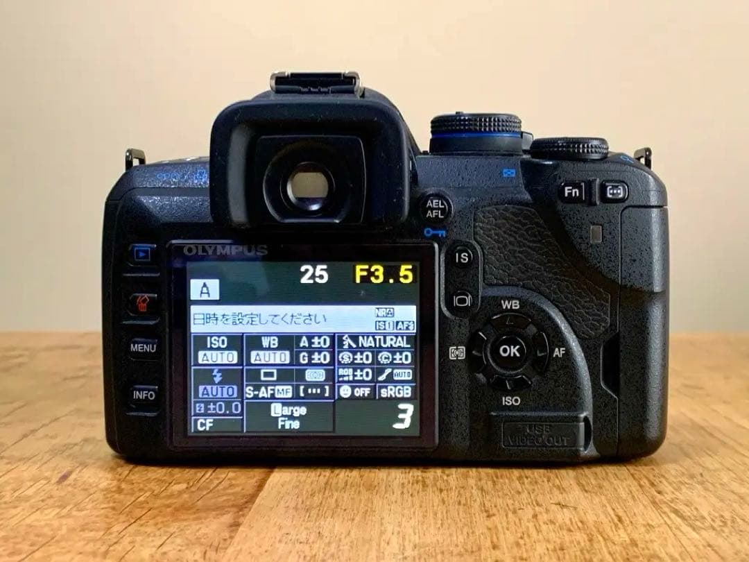 OLYMPUS E-520　フォーサーズ一眼レフ ZUIKOレンズ5本完成セット