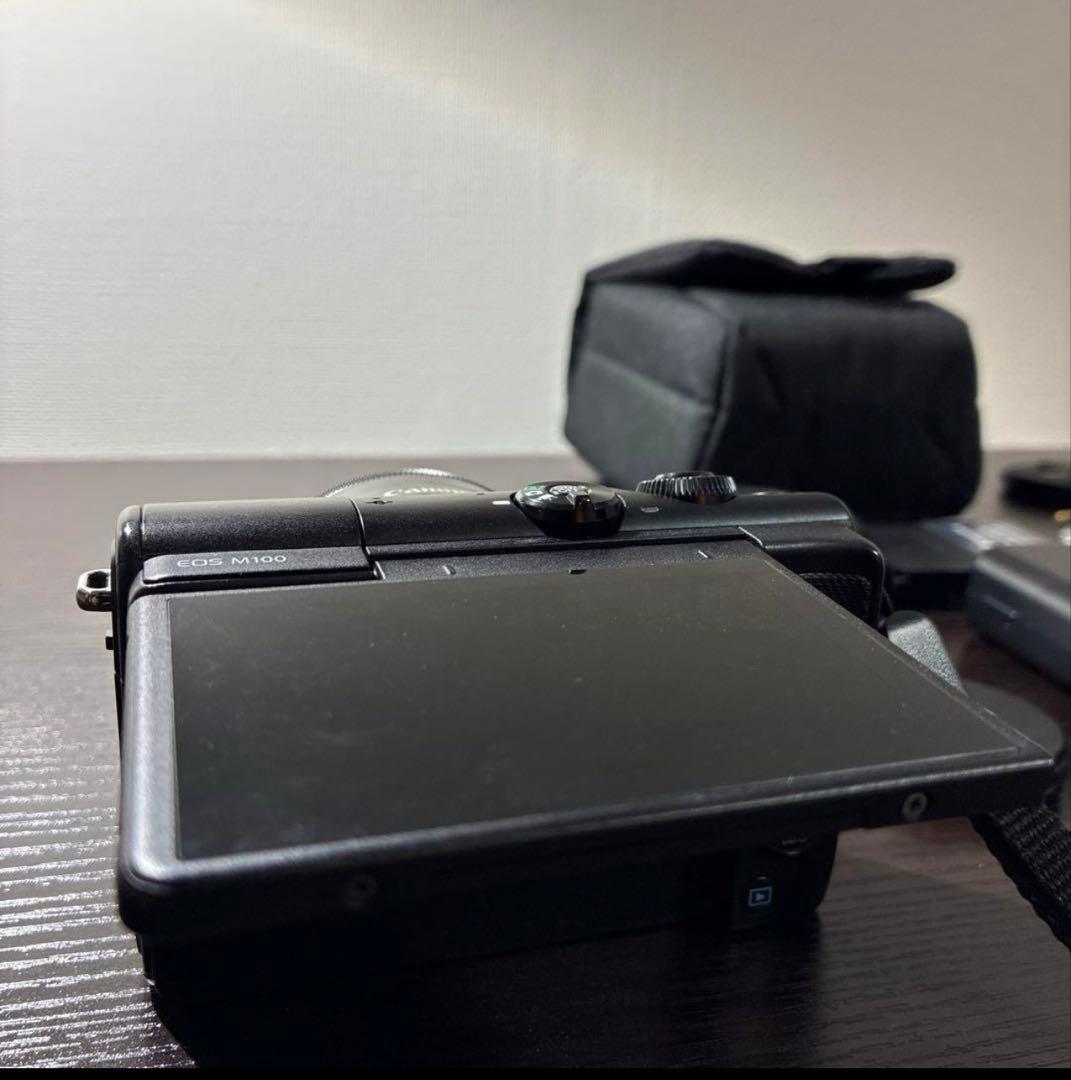 Canon EOS M100ミラーレスカメラ 22mmレンズ付き