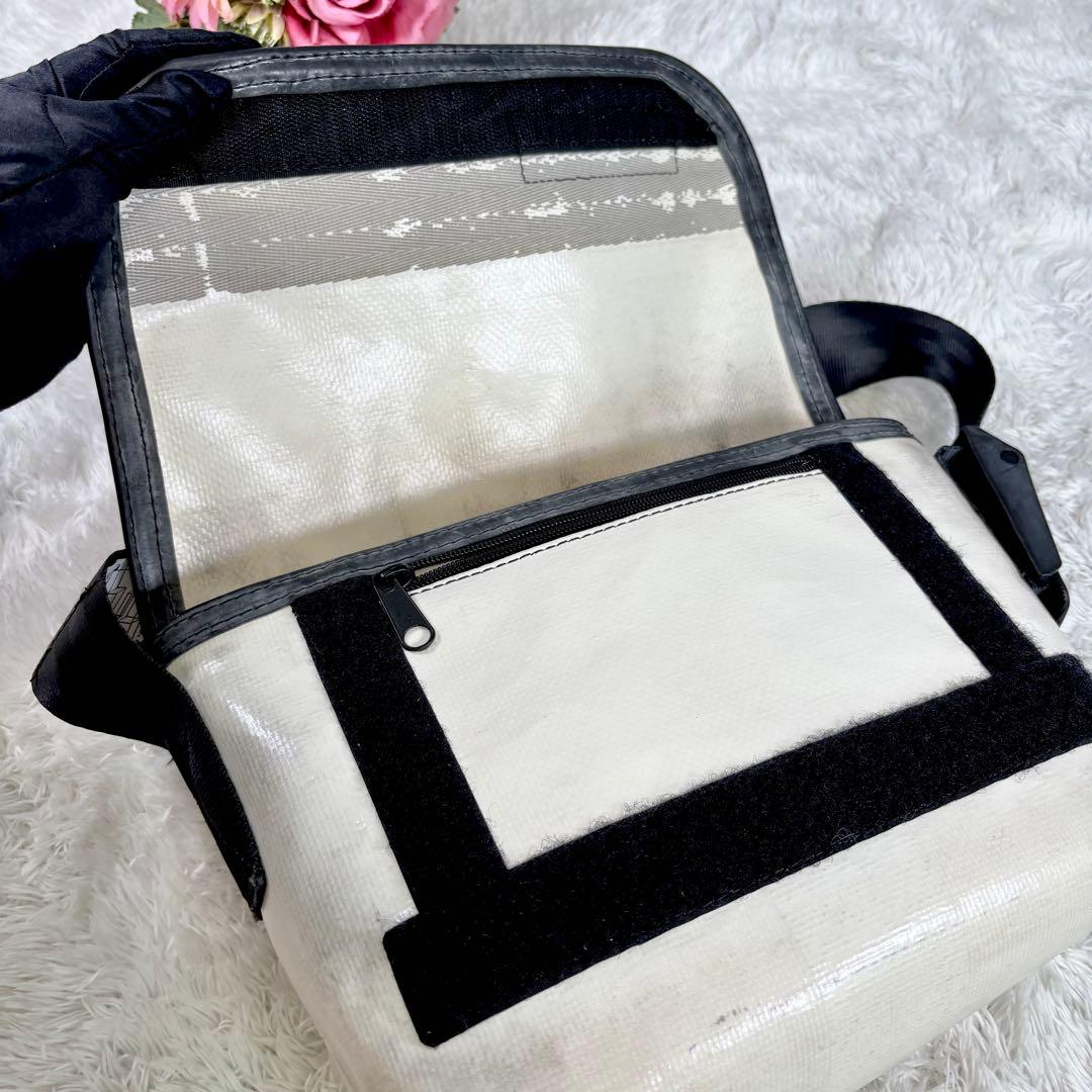 【定番】 フライターグ メッセンジャー 白 リサイクル 黒 モノトーン