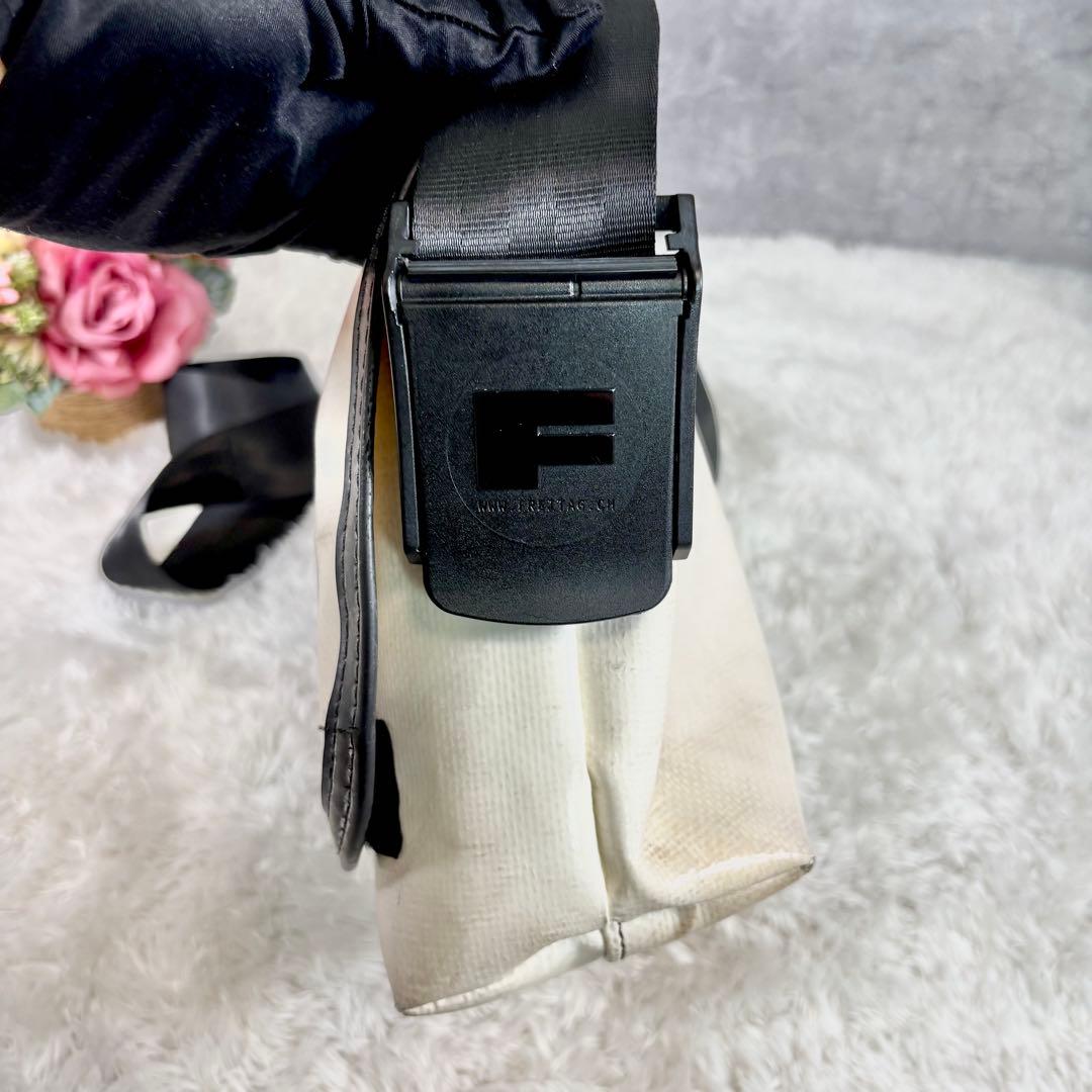 【定番】 フライターグ メッセンジャー 白 リサイクル 黒 モノトーン