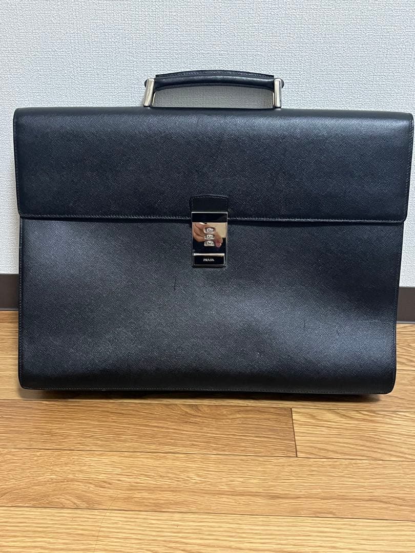 プラダ ブリーフケース